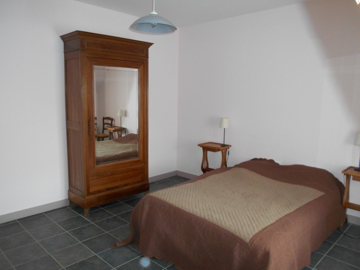 3 Bed, 2 Bath, HouseFor Sale, Gesvres, Pays-de-la-Loire, 53370