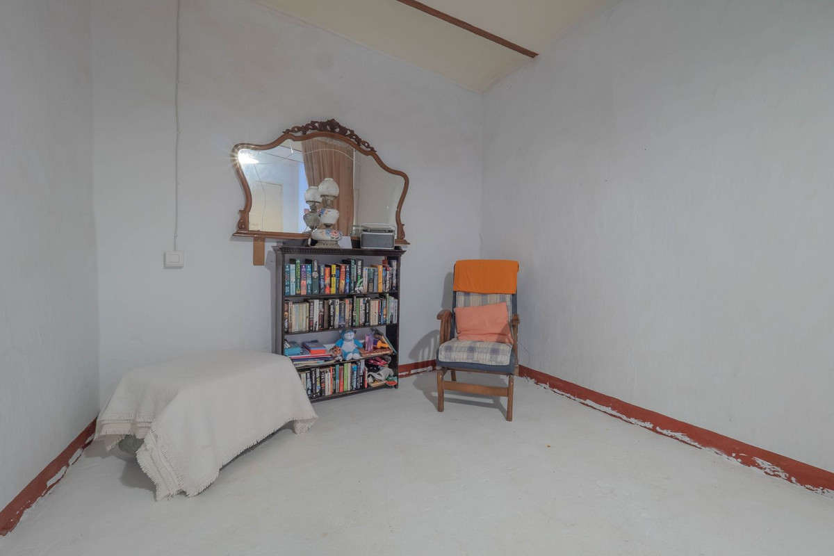 Alhaurin el Grande, Malaga, 5 Bedrooms Bedrooms, ,2 BathroomsBathrooms,For Sale,R5297503