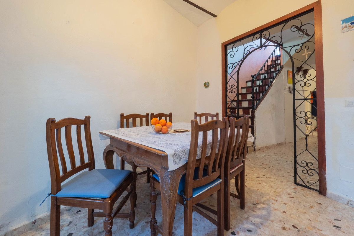 Alhaurin el Grande, Malaga, 5 Bedrooms Bedrooms, ,2 BathroomsBathrooms,For Sale,R5297503