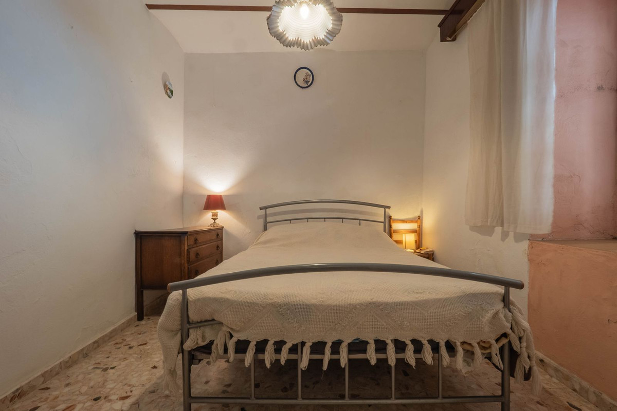 Alhaurin el Grande, Malaga, 5 Bedrooms Bedrooms, ,2 BathroomsBathrooms,For Sale,R5297503