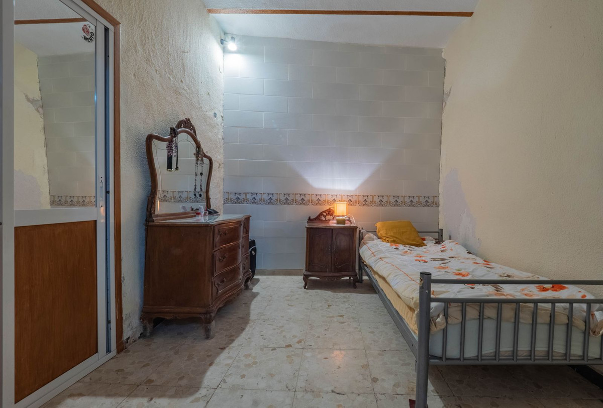 Alhaurin el Grande, Malaga, 5 Bedrooms Bedrooms, ,2 BathroomsBathrooms,For Sale,R5297503