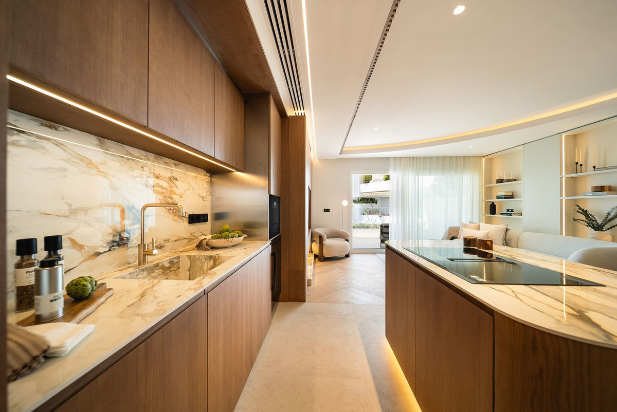 3 Bed, 2 Bath, ApartmentFor Sale, Marbella, Malaga