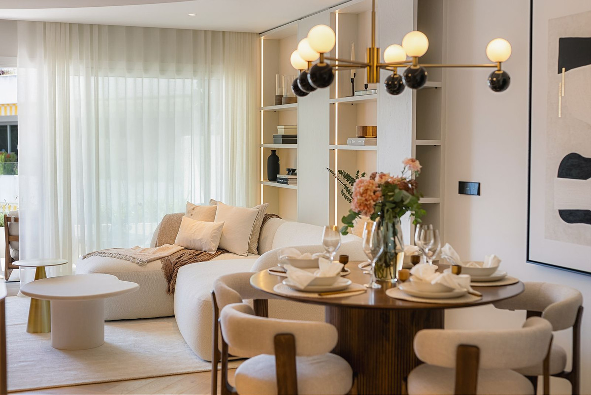 3 Bed, 2 Bath, ApartmentFor Sale, Marbella, Malaga