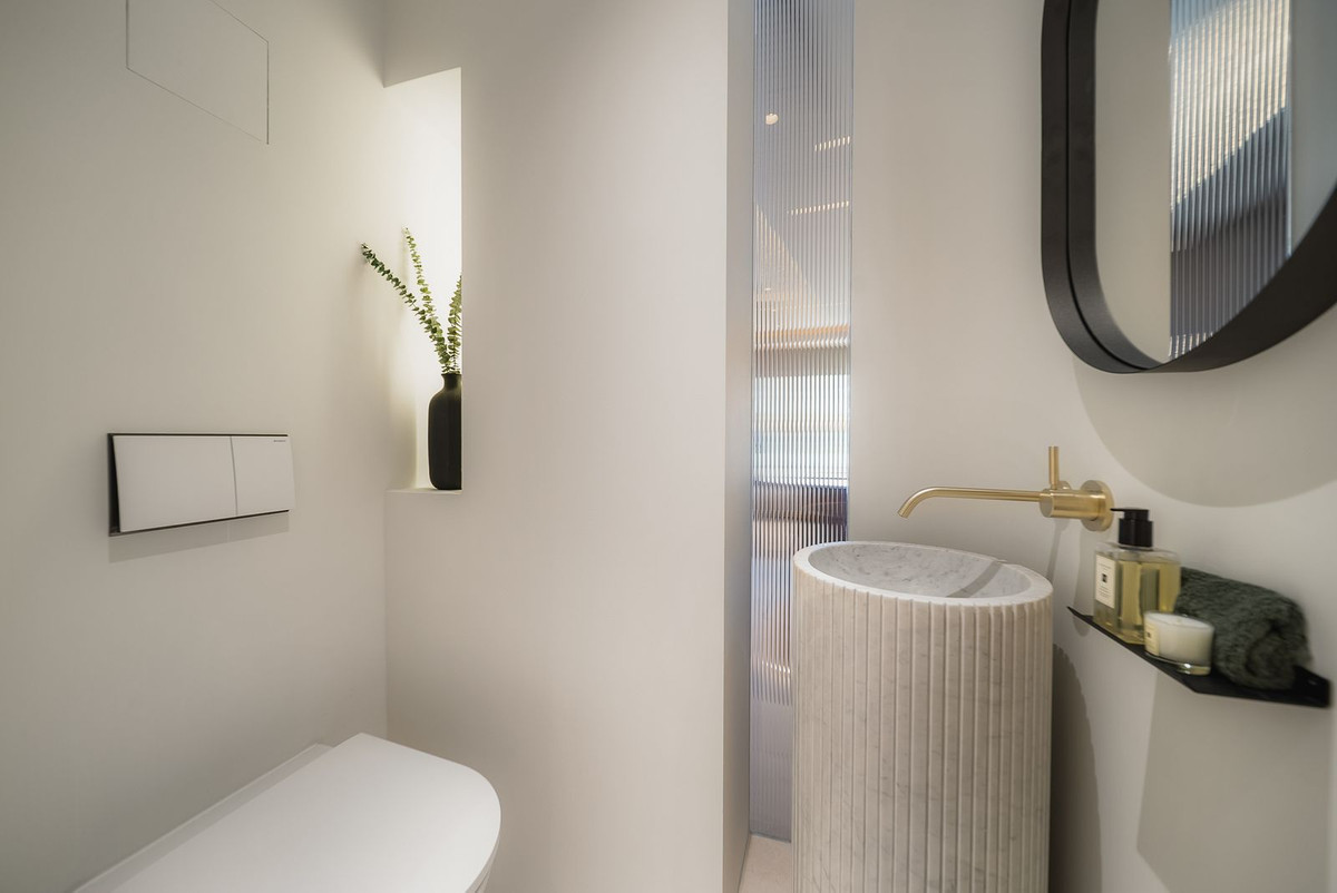 3 Bed, 2 Bath, ApartmentFor Sale, Marbella, Malaga