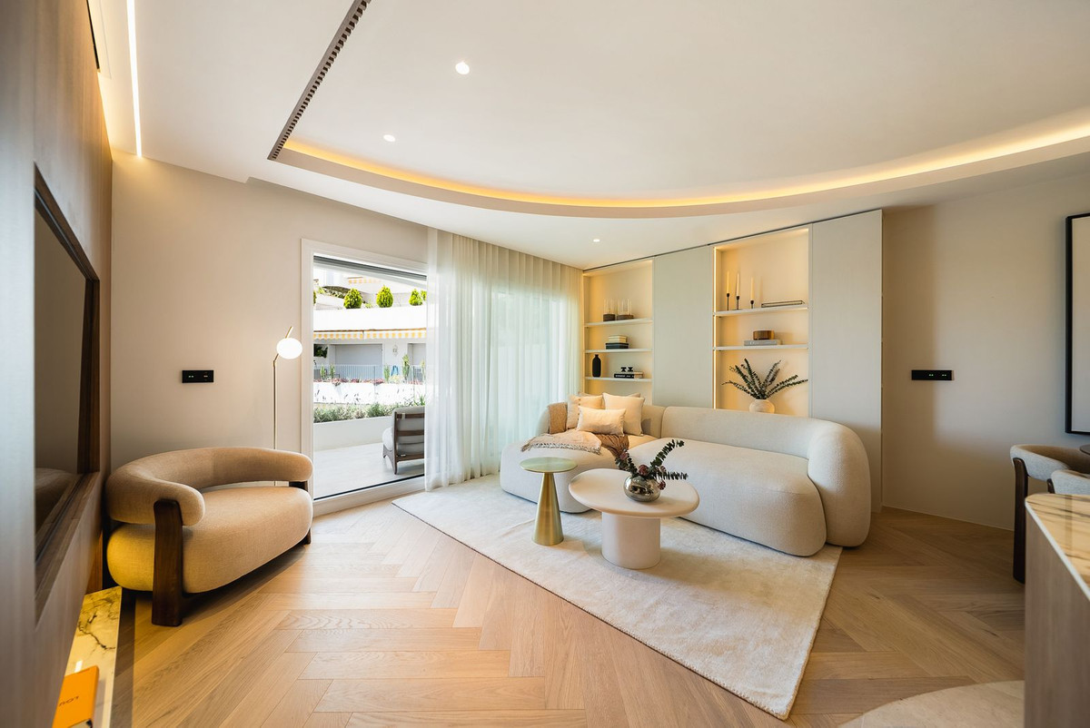 3 Bed, 2 Bath, ApartmentFor Sale, Marbella, Malaga