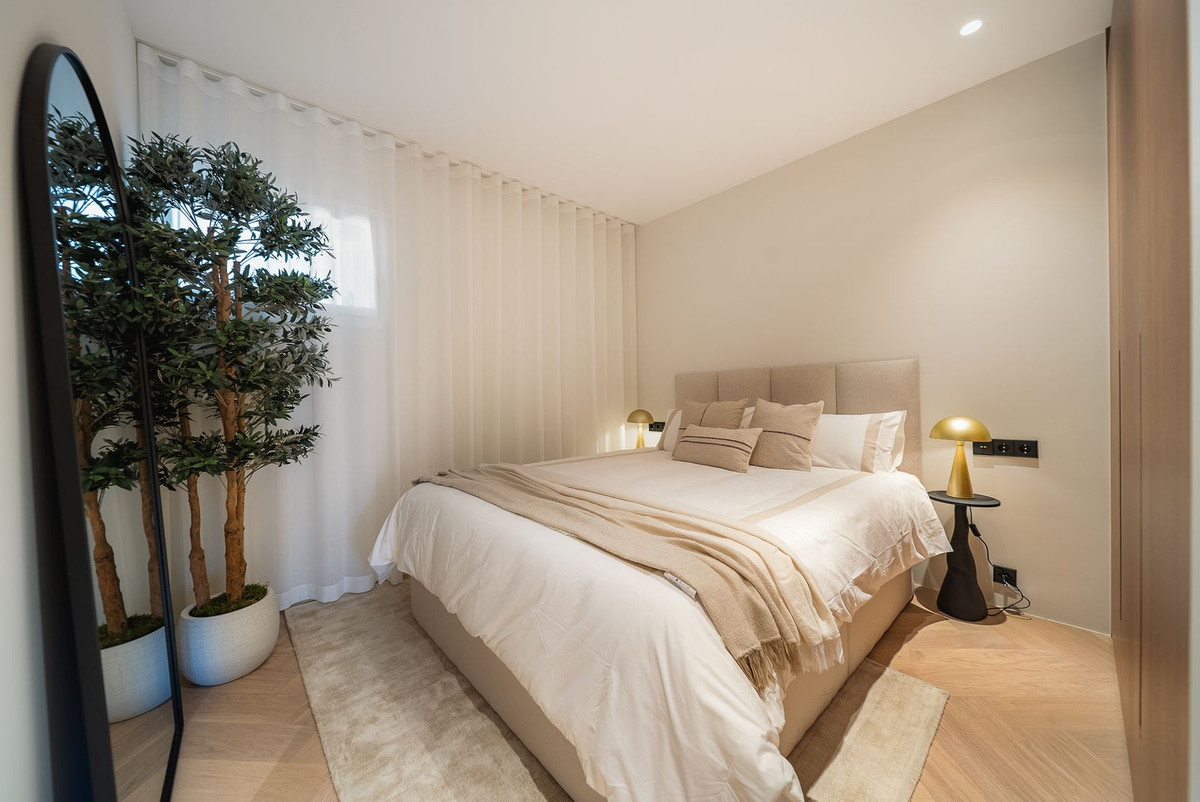 3 Bed, 2 Bath, ApartmentFor Sale, Marbella, Malaga