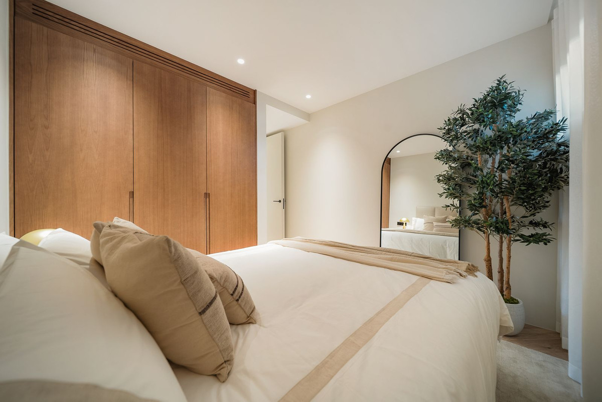 3 Bed, 2 Bath, ApartmentFor Sale, Marbella, Malaga