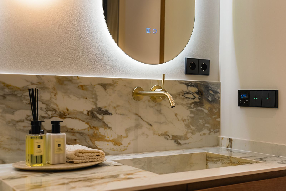 3 Bed, 2 Bath, ApartmentFor Sale, Marbella, Malaga