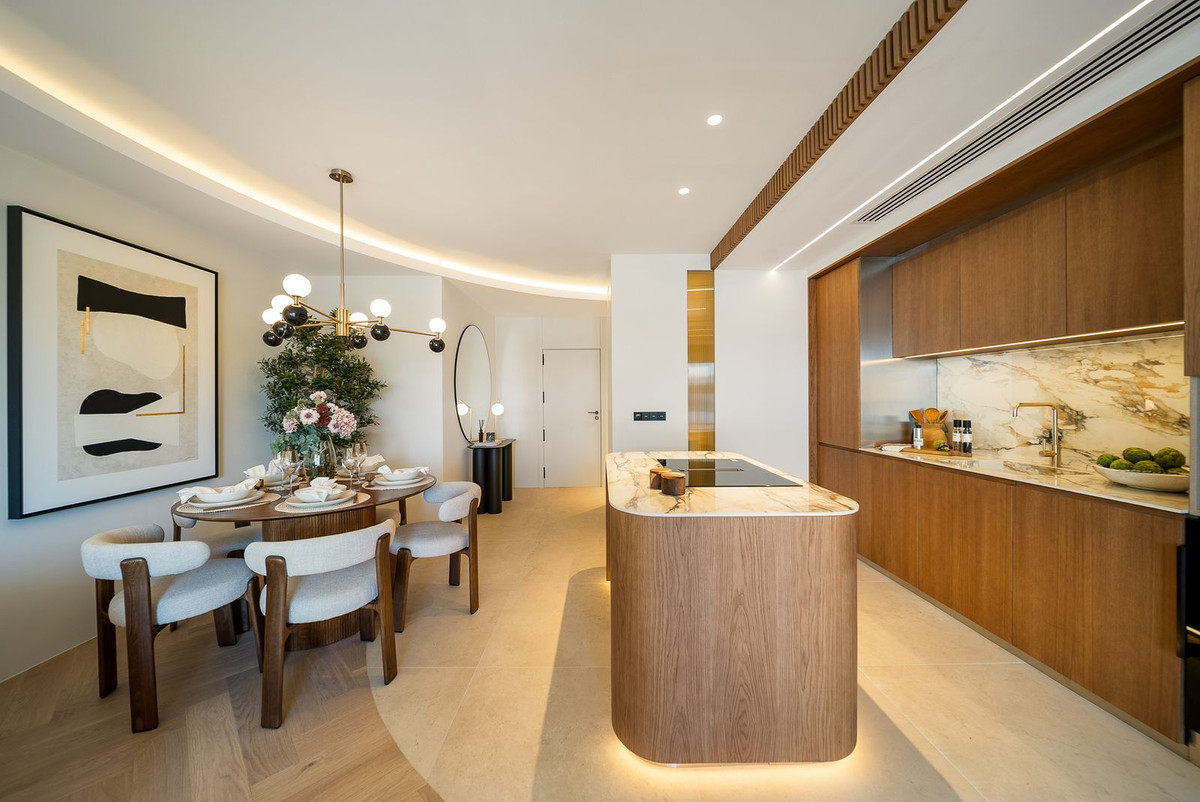 3 Bed, 2 Bath, ApartmentFor Sale, Marbella, Malaga