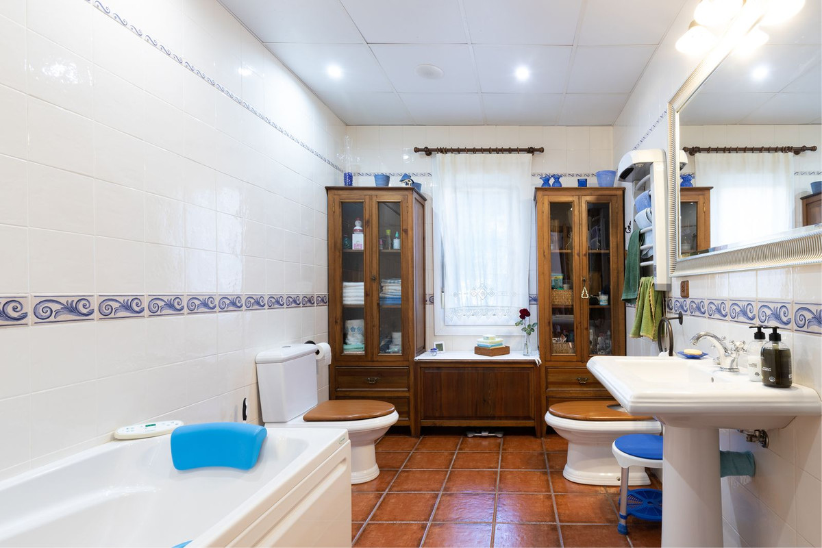 4 Bed, 3 Bath, HouseFor Sale, Coin, Malaga