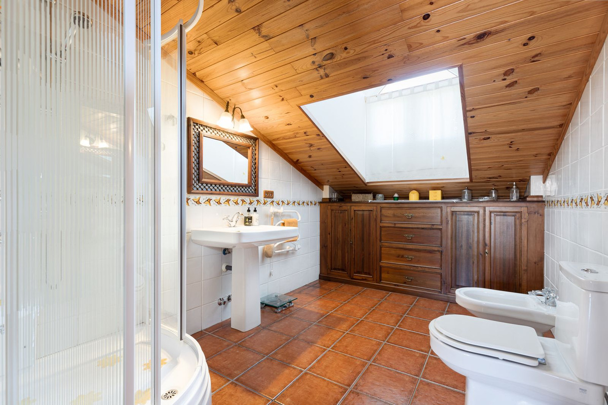 4 Bed, 3 Bath, HouseFor Sale, Coin, Malaga