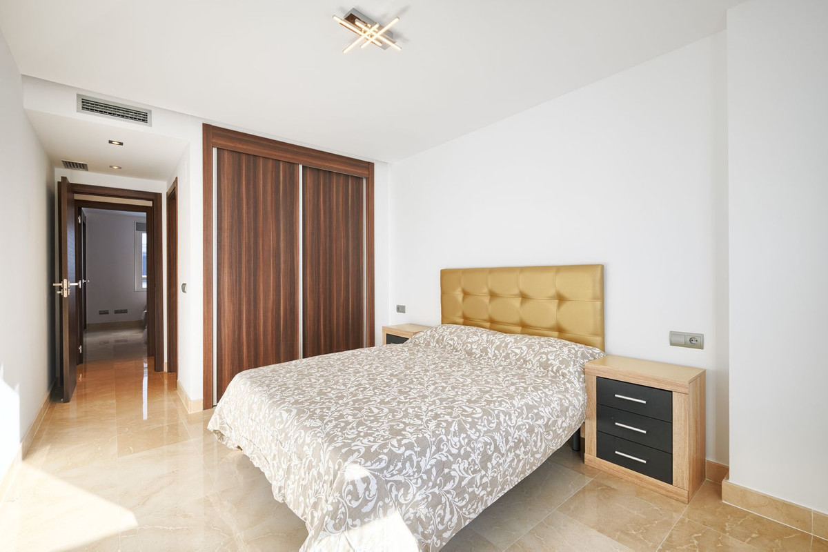 3 Bed, 2 Bath, ApartmentFor Sale, San Pedro de Alcantara, Malaga