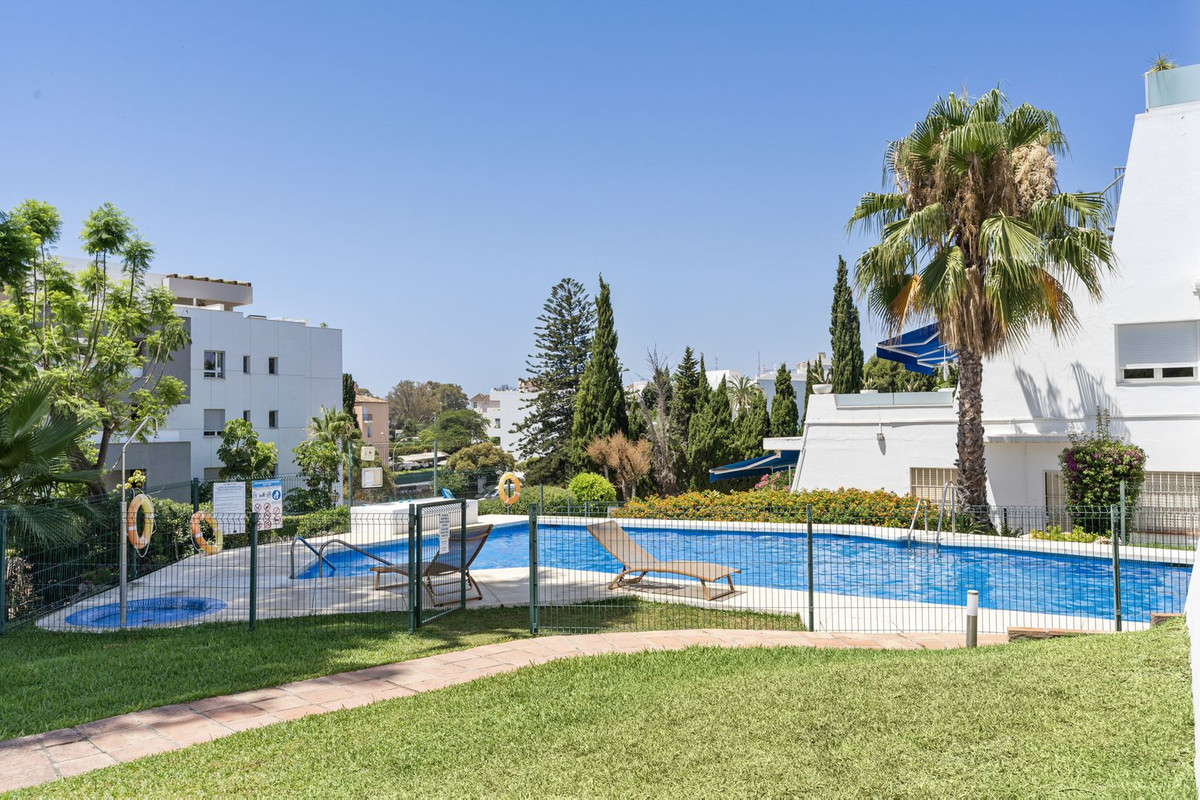 3 Bed, 3 Bath, ApartmentFor Sale, Nueva Andalucia, Malaga