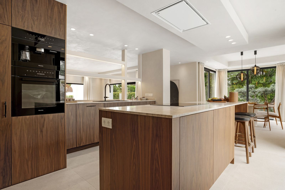 4 Bed, 4 Bath, HouseFor Sale, Benahavis, Malaga