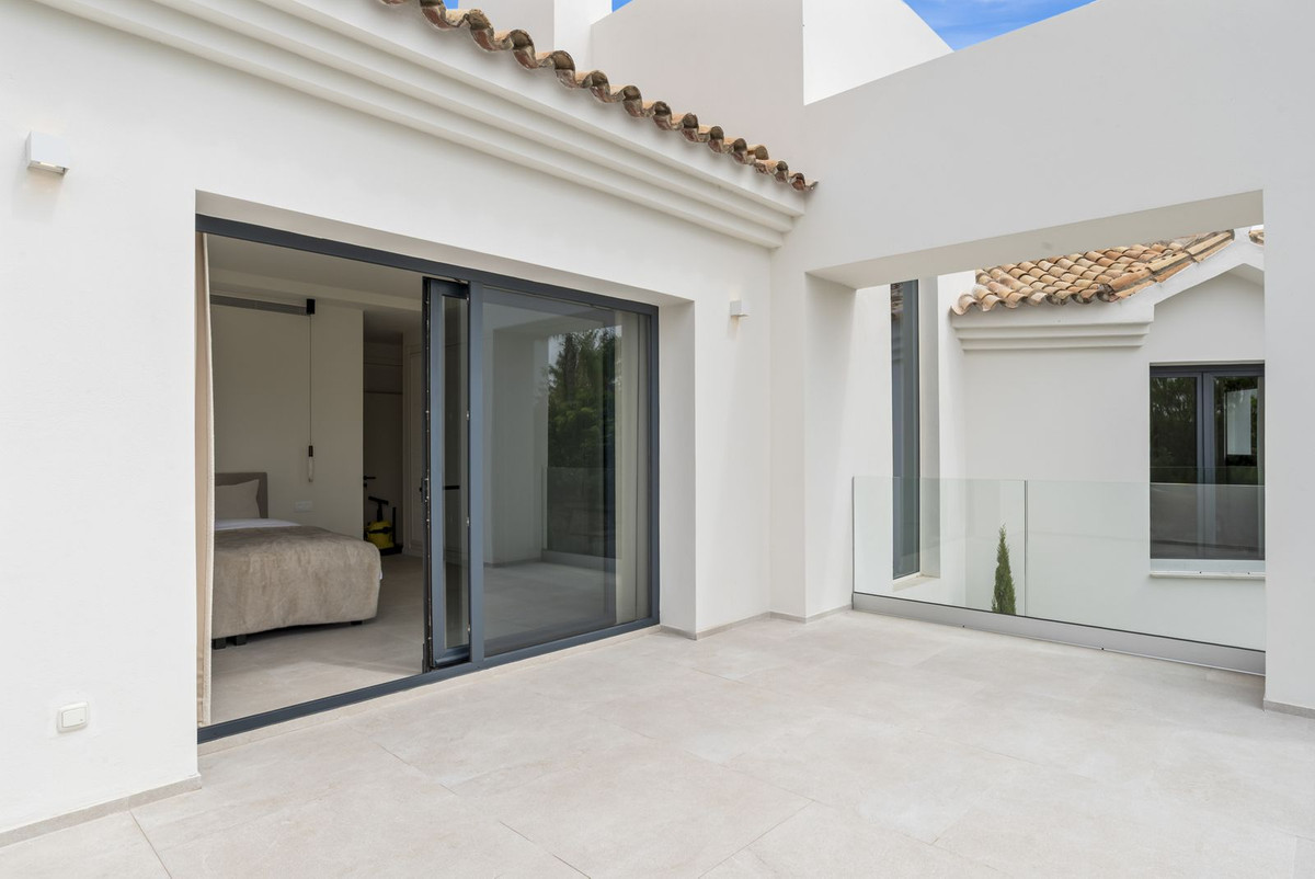 4 Bed, 4 Bath, HouseFor Sale, Benahavis, Malaga