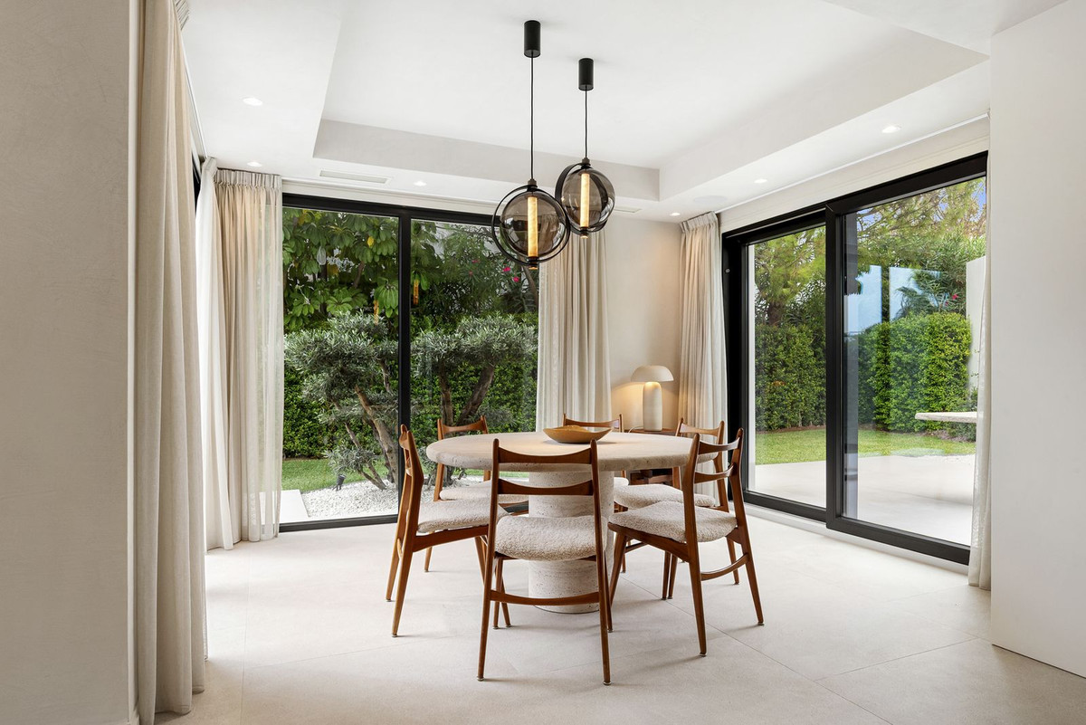 4 Bed, 4 Bath, HouseFor Sale, Benahavis, Malaga