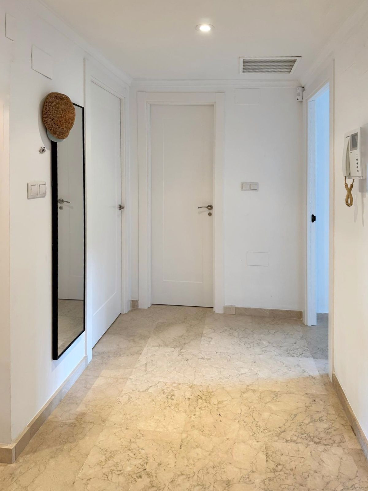 3 Bed, 2 Bath, ApartmentFor Sale, Río Real, Malaga