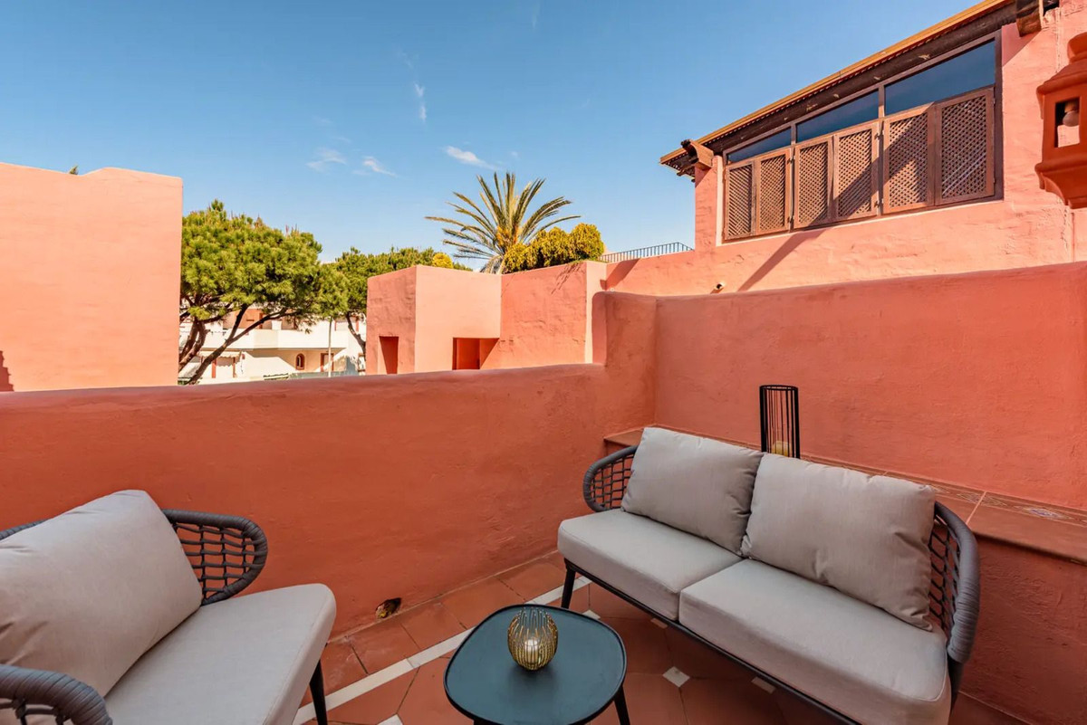 2 Bed, 2 Bath, ApartmentFor Sale, Elviria, Malaga