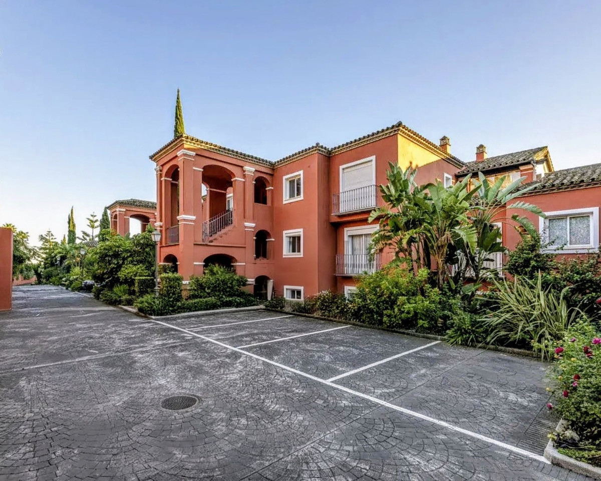 2 Bed, 2 Bath, ApartmentFor Sale, Elviria, Malaga