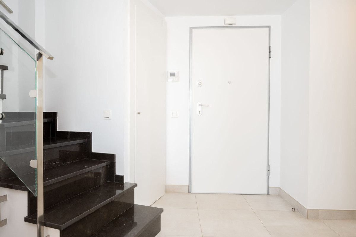 3 Bed, 3 Bath, ApartmentFor Sale, Los Monteros, Malaga