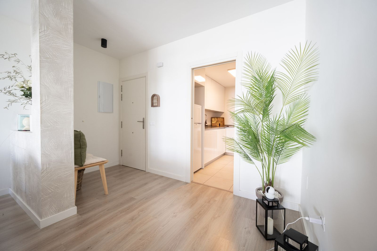 3 Bed, 2 Bath, ApartmentFor Sale, Nueva Andalucia, Malaga