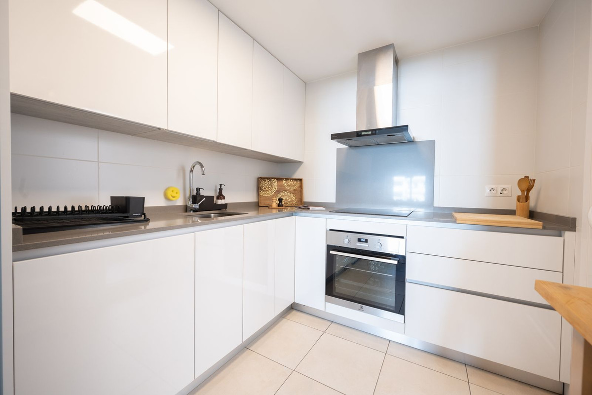 3 Bed, 2 Bath, ApartmentFor Sale, Nueva Andalucia, Malaga