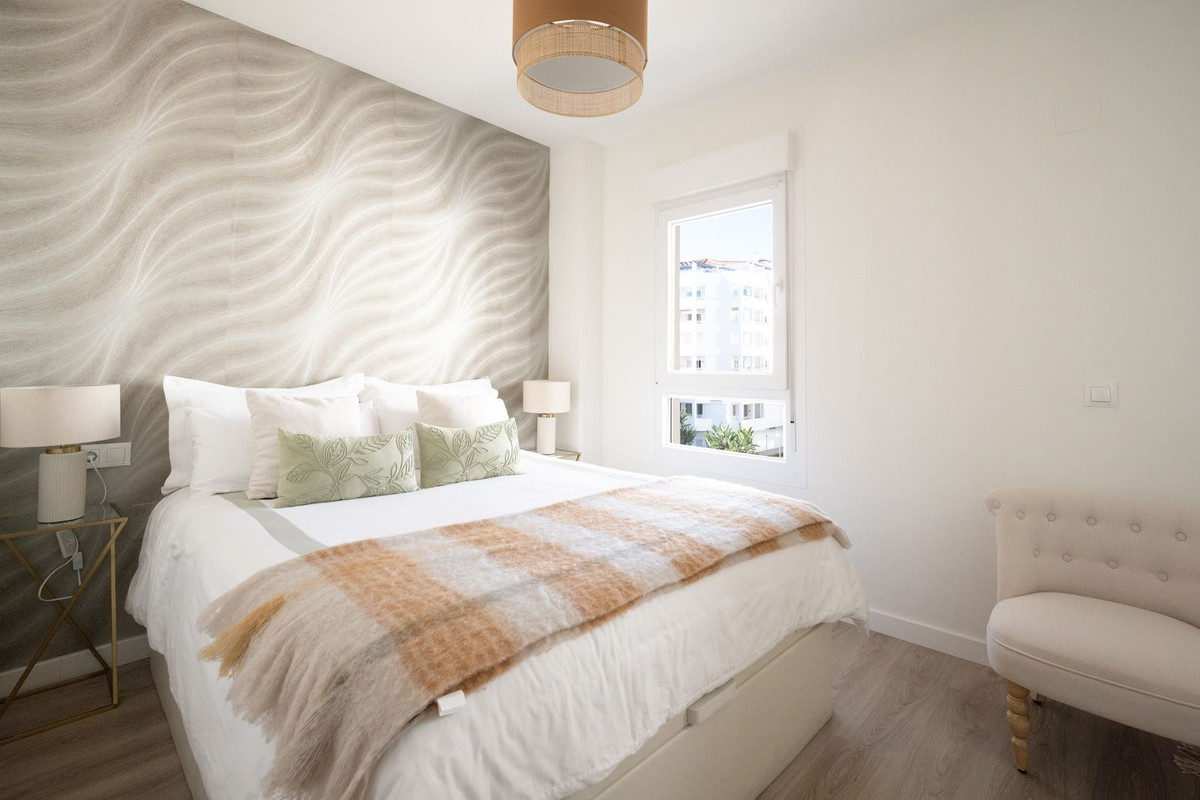 3 Bed, 2 Bath, ApartmentFor Sale, Nueva Andalucia, Malaga