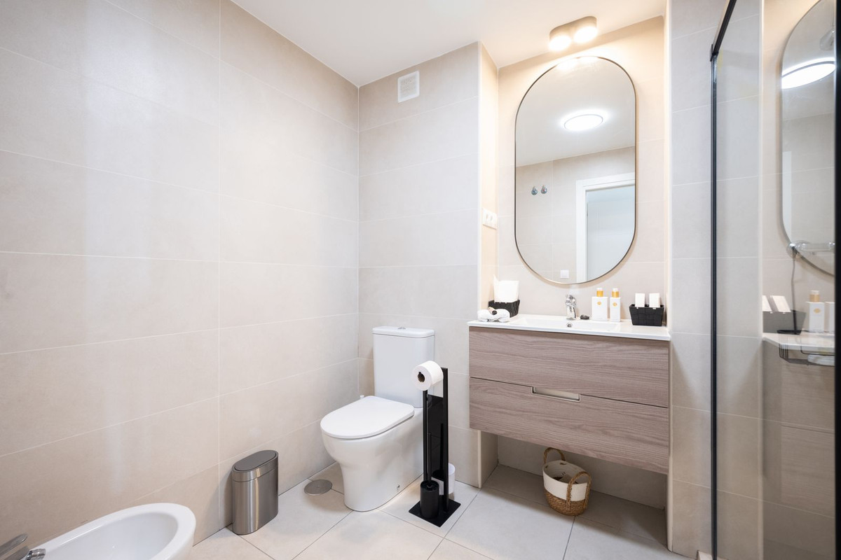 3 Bed, 2 Bath, ApartmentFor Sale, Nueva Andalucia, Malaga