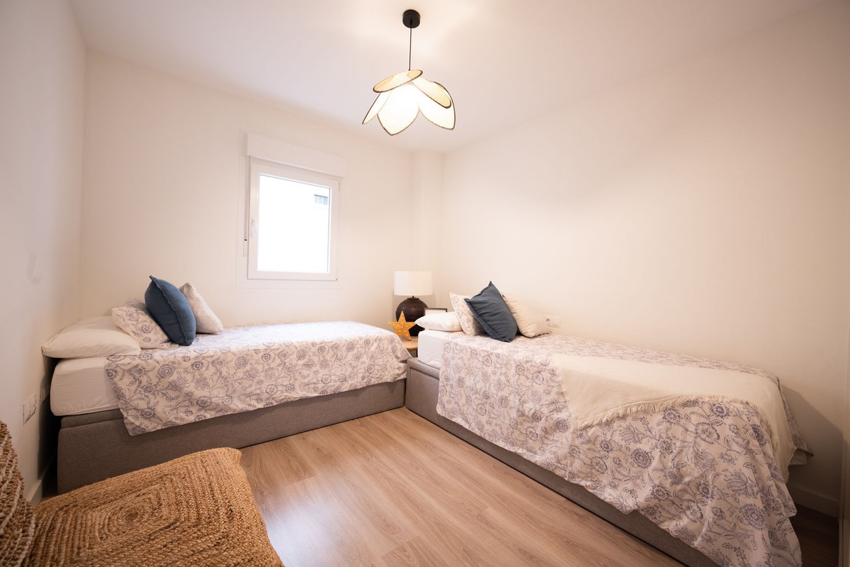 3 Bed, 2 Bath, ApartmentFor Sale, Nueva Andalucia, Malaga