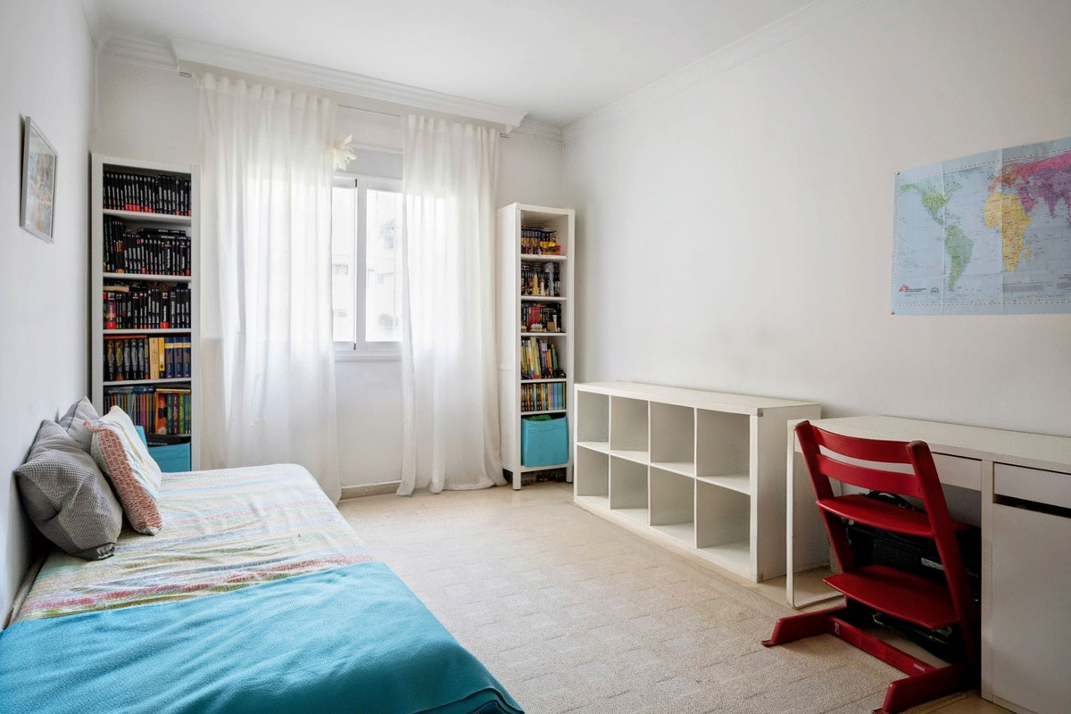 4 Bed, 3 Bath, ApartmentFor Sale, Marbella, Malaga