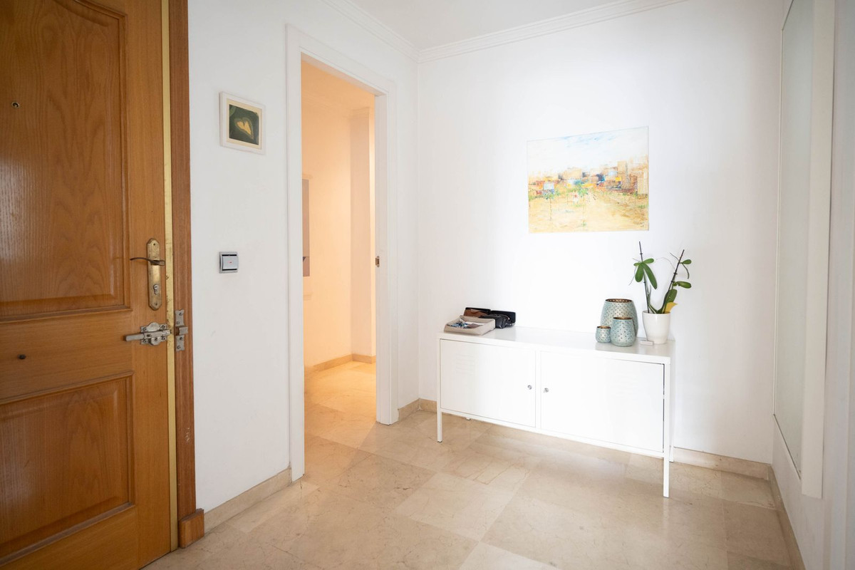 4 Bed, 3 Bath, ApartmentFor Sale, Marbella, Malaga