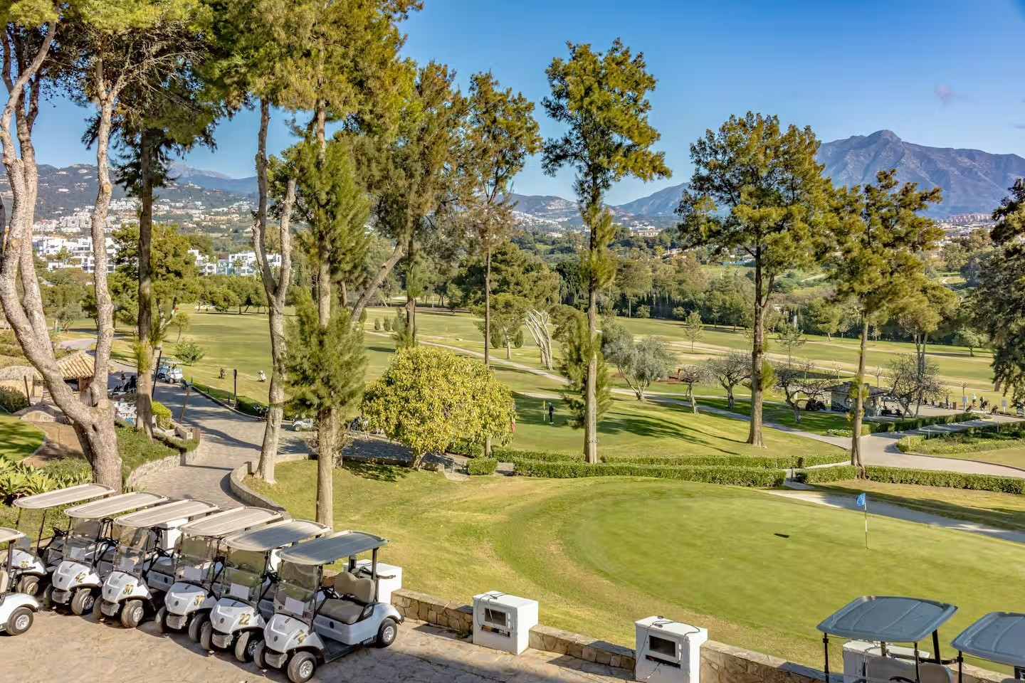 1 Bed, 1 Bath, ApartmentFor Sale, Estepona, Malaga