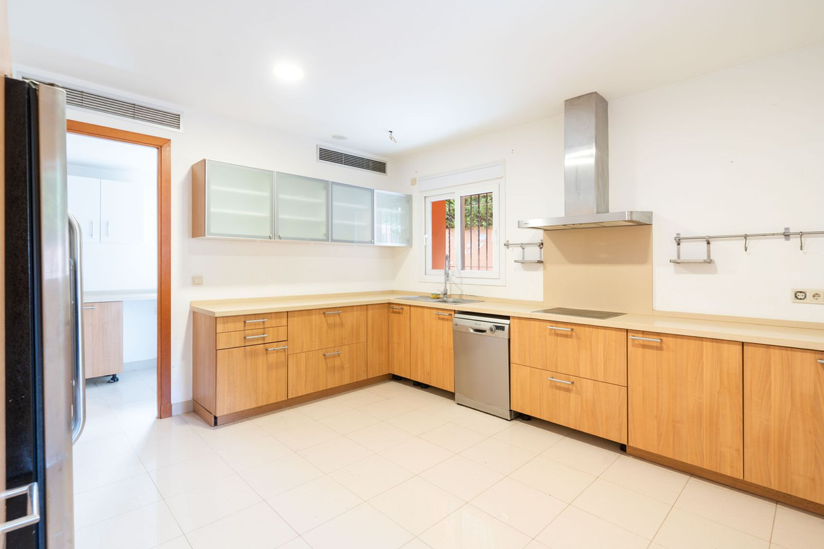 4 Bed, 5 Bath, HouseFor Sale, Sotogrande, Cadiz