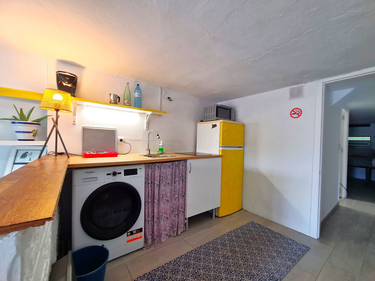 1 Bed, 1 Bath, ApartmentFor Sale, Estepona, Malaga