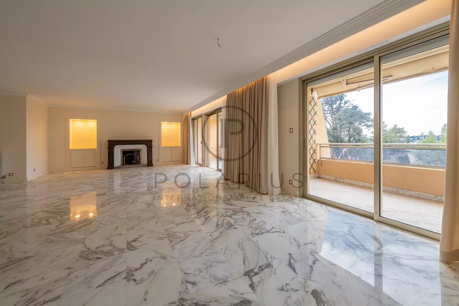 3 Bed, 2 Bath, ApartmentFor Sale, Nice, Alpes-Maritimes