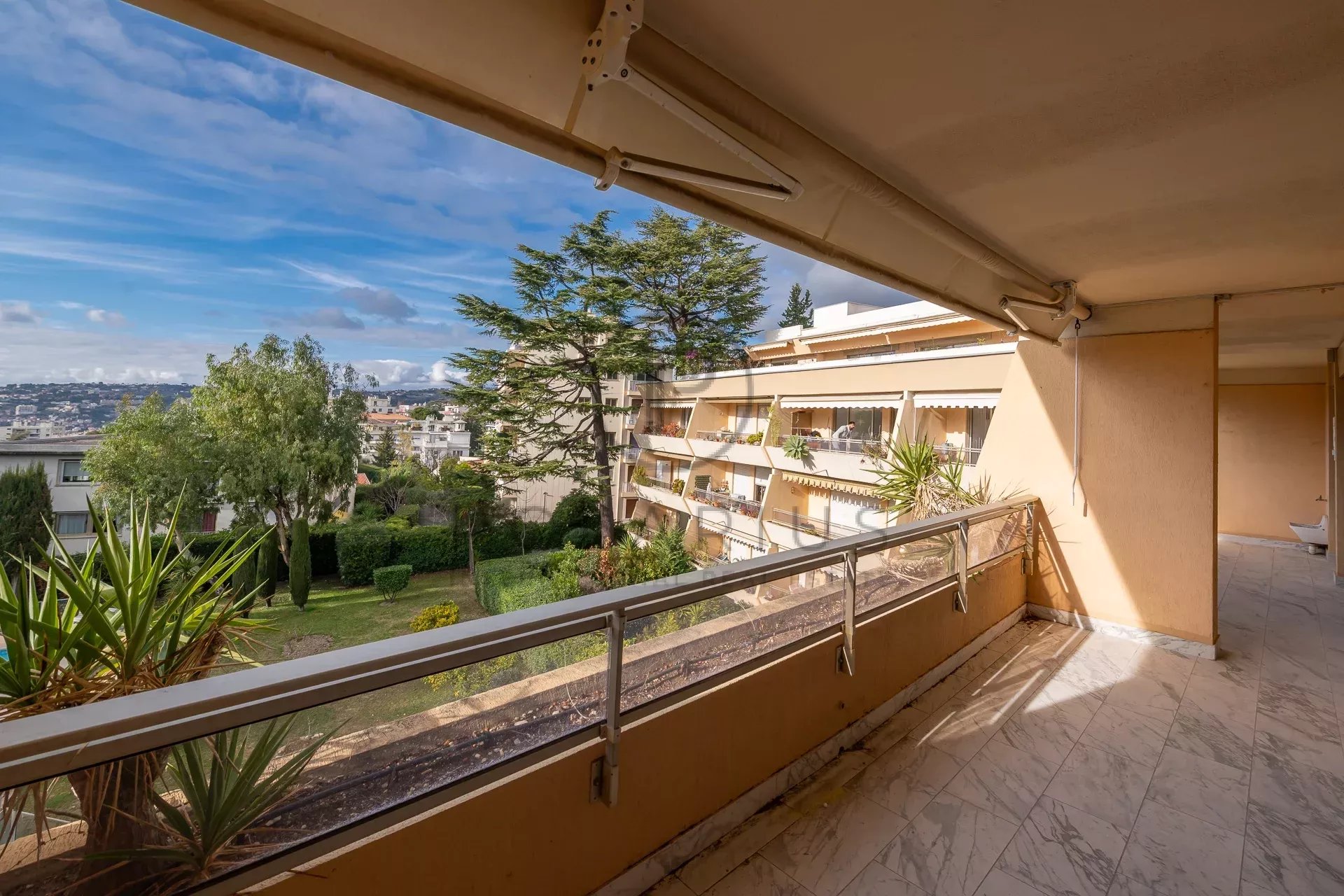 3 Bed, 2 Bath, ApartmentFor Sale, Nice, Alpes-Maritimes