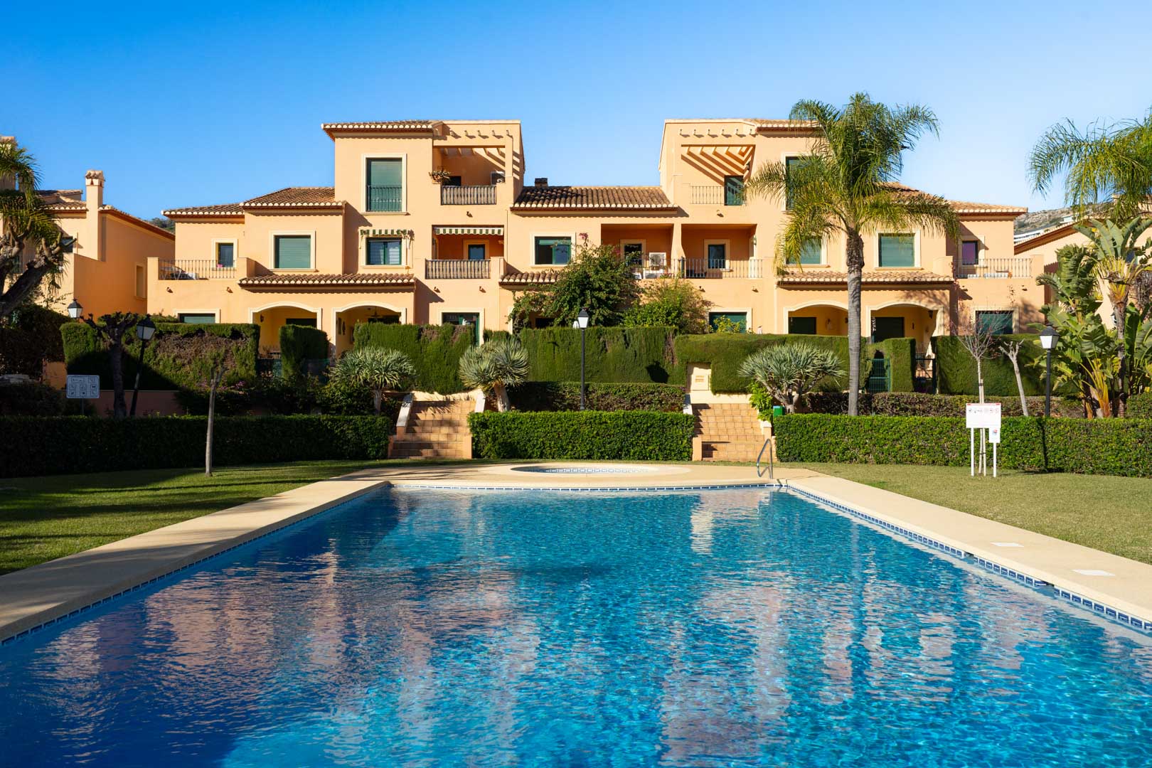 3 Bed, 2 Bath, ApartmentFor Sale