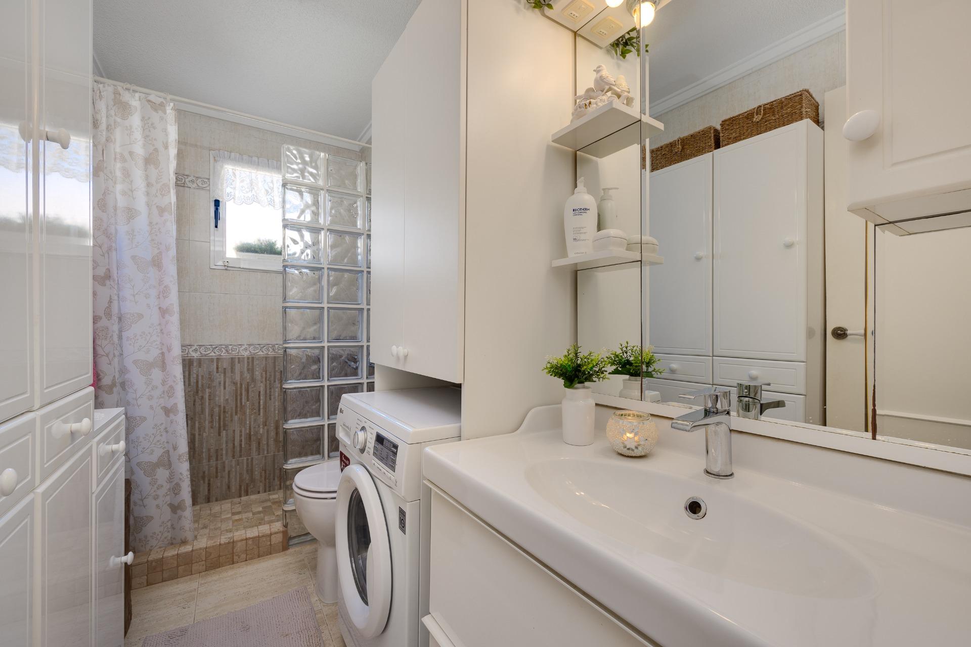 2 Bed, 1 Bath, HouseFor Sale, Torrevieja, Alicante