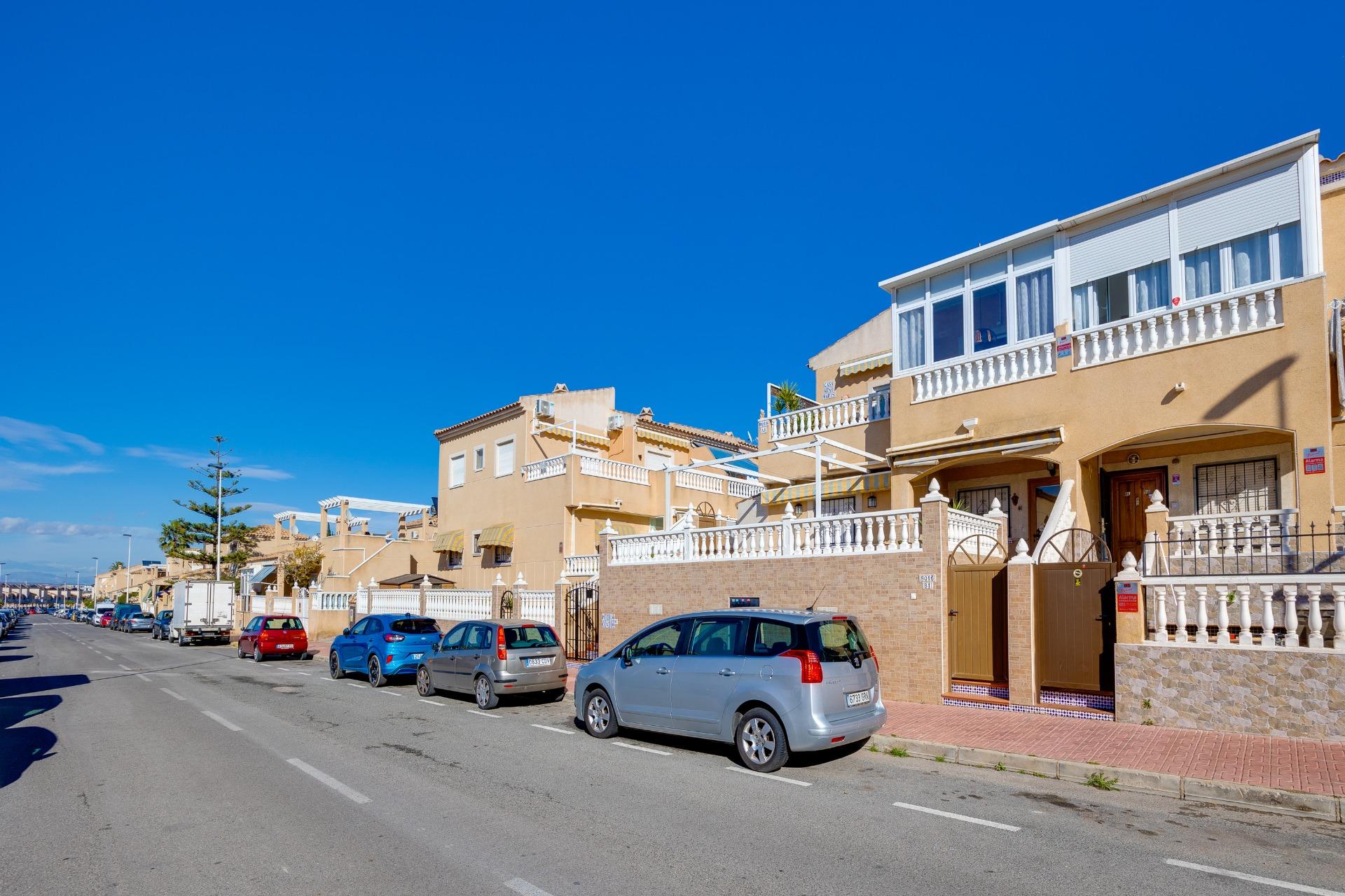 2 Bed, 1 Bath, HouseFor Sale, Torrevieja, Alicante