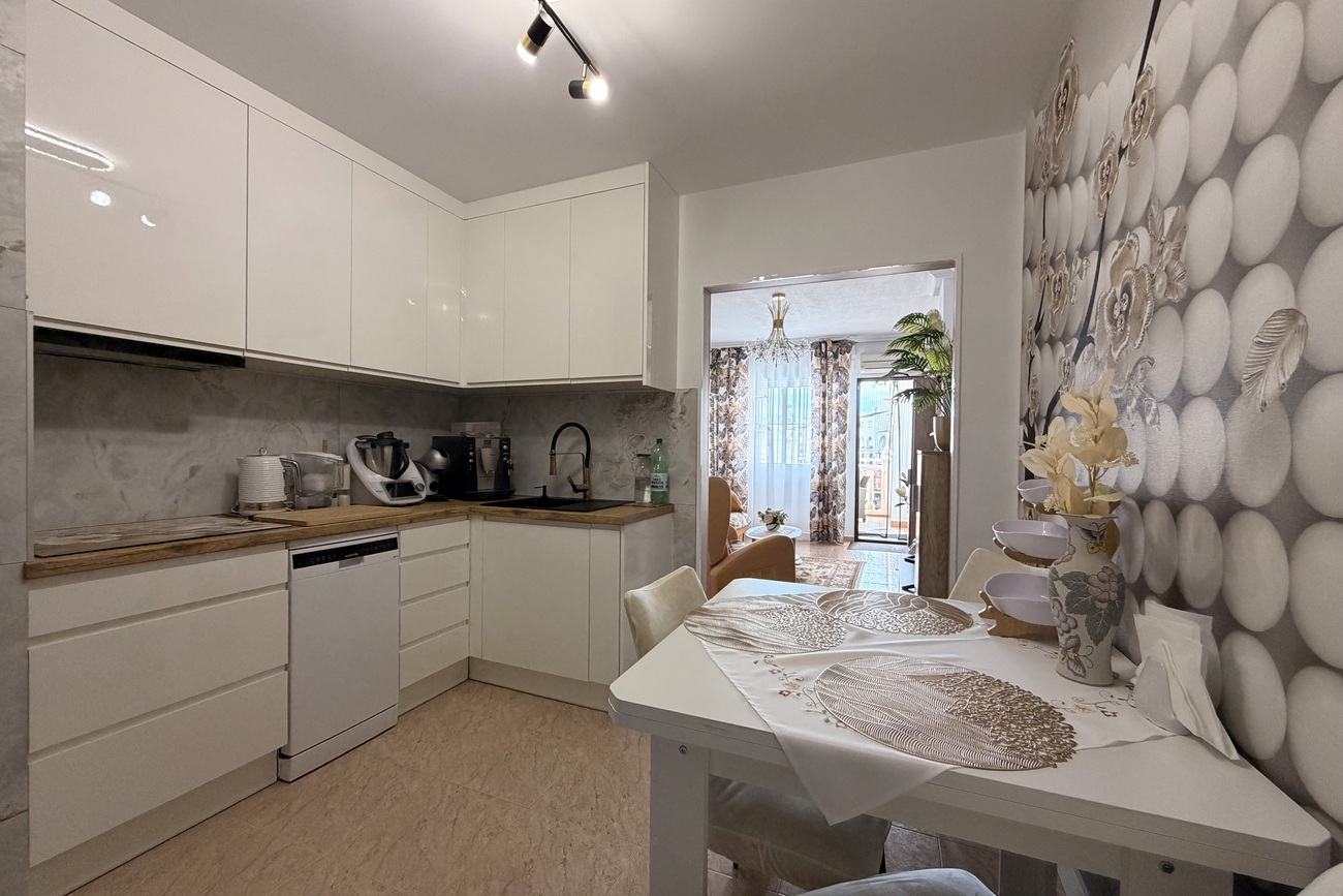 2 Bed, 1 Bath, ApartmentFor Sale, Torrevieja, Alicante