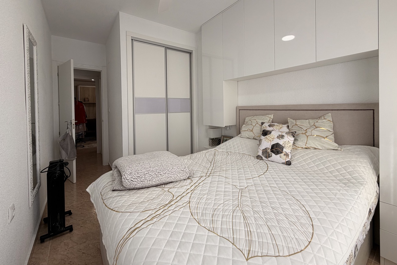 2 Bed, 1 Bath, ApartmentFor Sale, Torrevieja, Alicante