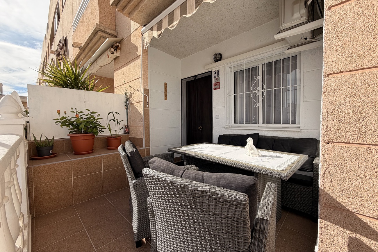 2 Bed, 1 Bath, ApartmentFor Sale, Torrevieja, Alicante
