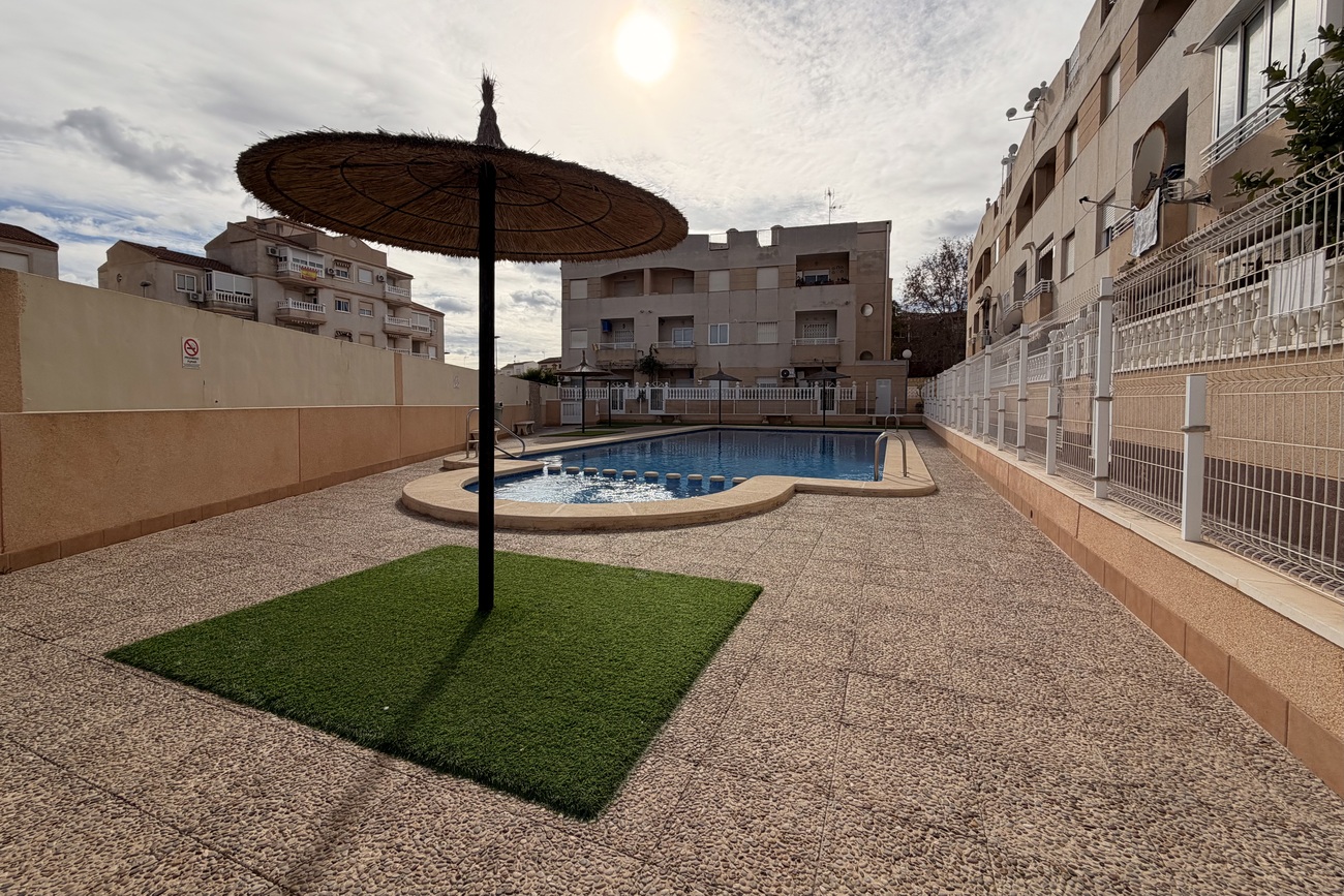2 Bed, 1 Bath, ApartmentFor Sale, Torrevieja, Alicante