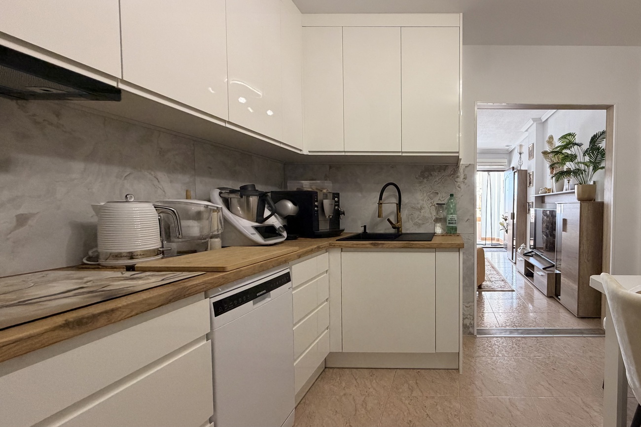 2 Bed, 1 Bath, ApartmentFor Sale, Torrevieja, Alicante