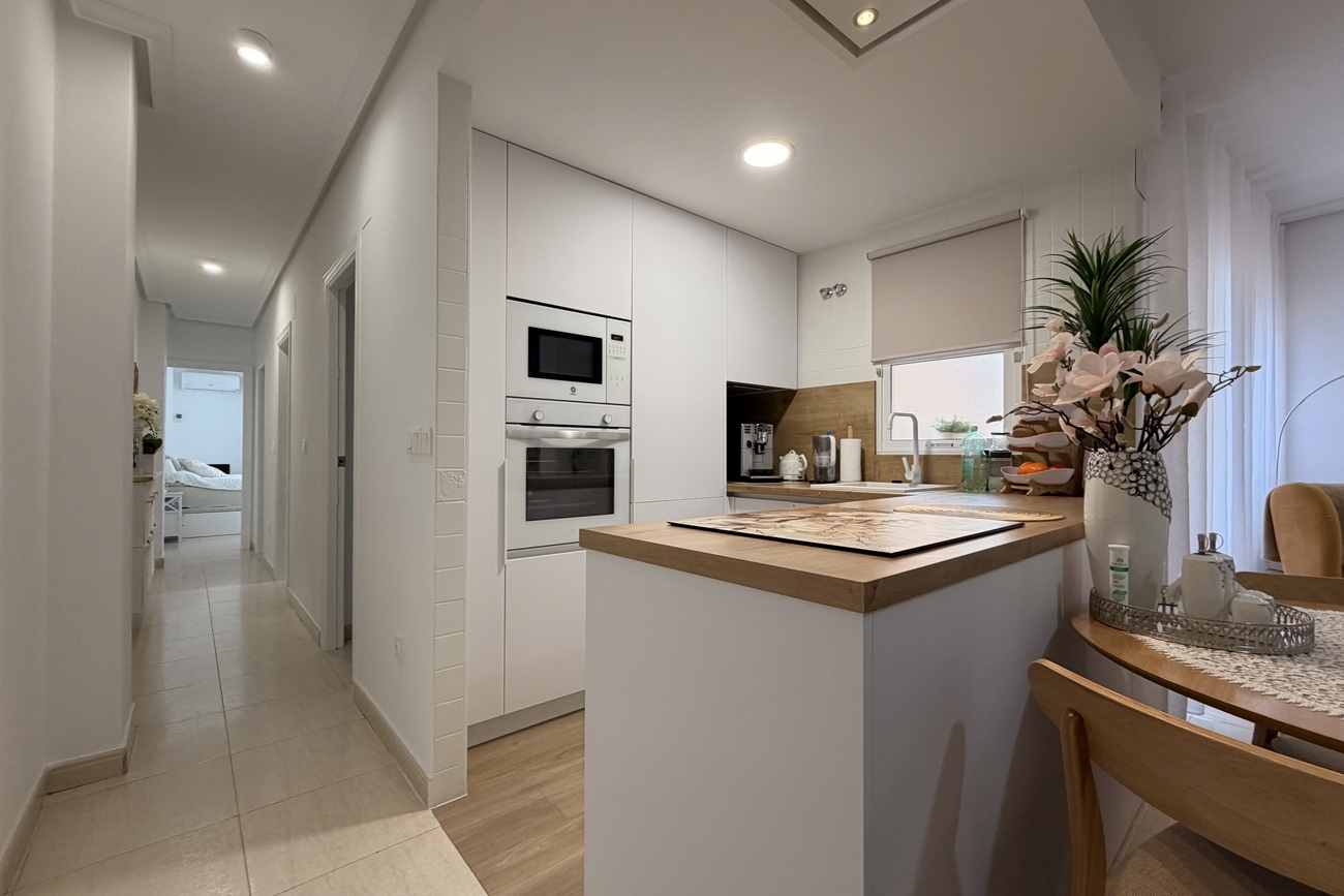 3 Bed, 2 Bath, ApartmentFor Sale, Torrevieja, Alicante