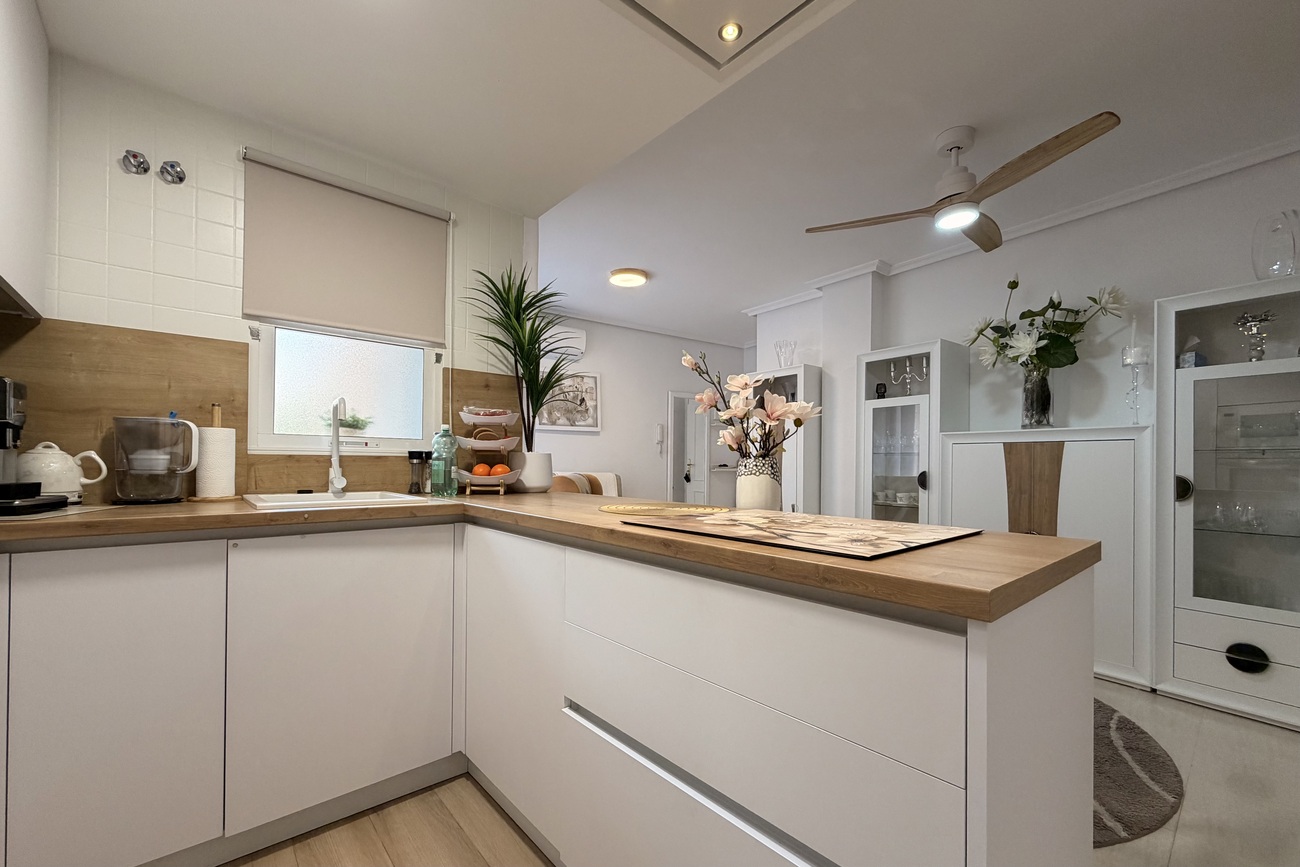 3 Bed, 2 Bath, ApartmentFor Sale, Torrevieja, Alicante