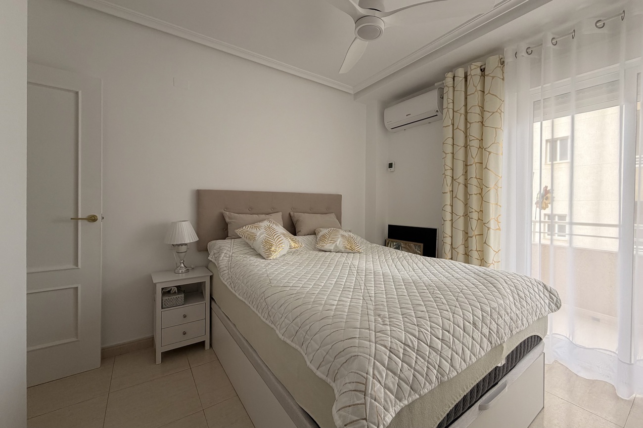 3 Bed, 2 Bath, ApartmentFor Sale, Torrevieja, Alicante