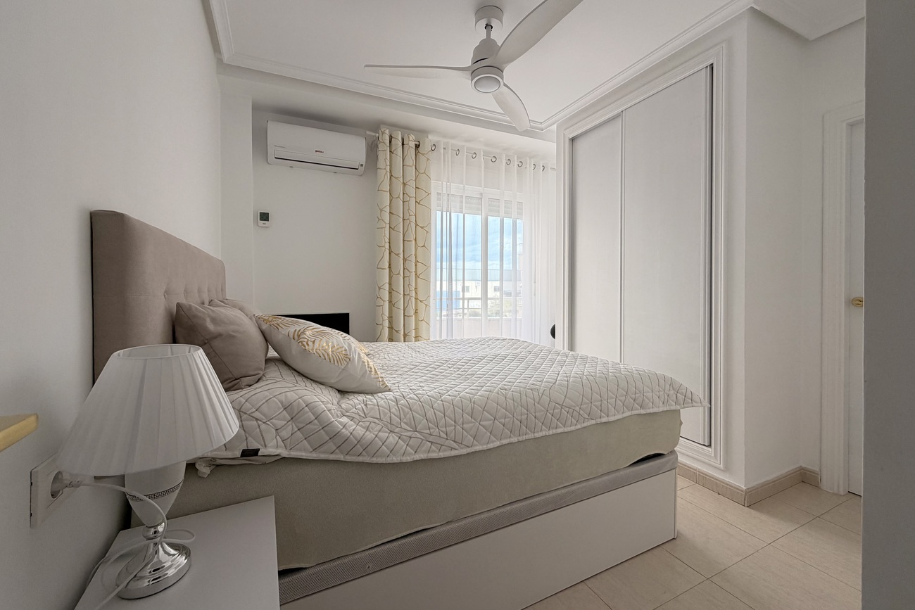 3 Bed, 2 Bath, ApartmentFor Sale, Torrevieja, Alicante