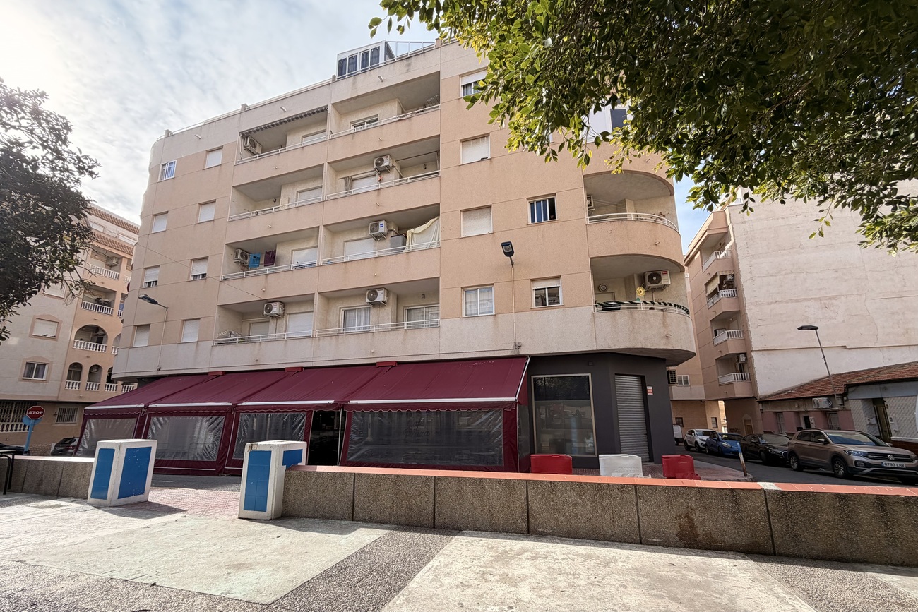 3 Bed, 2 Bath, ApartmentFor Sale, Torrevieja, Alicante