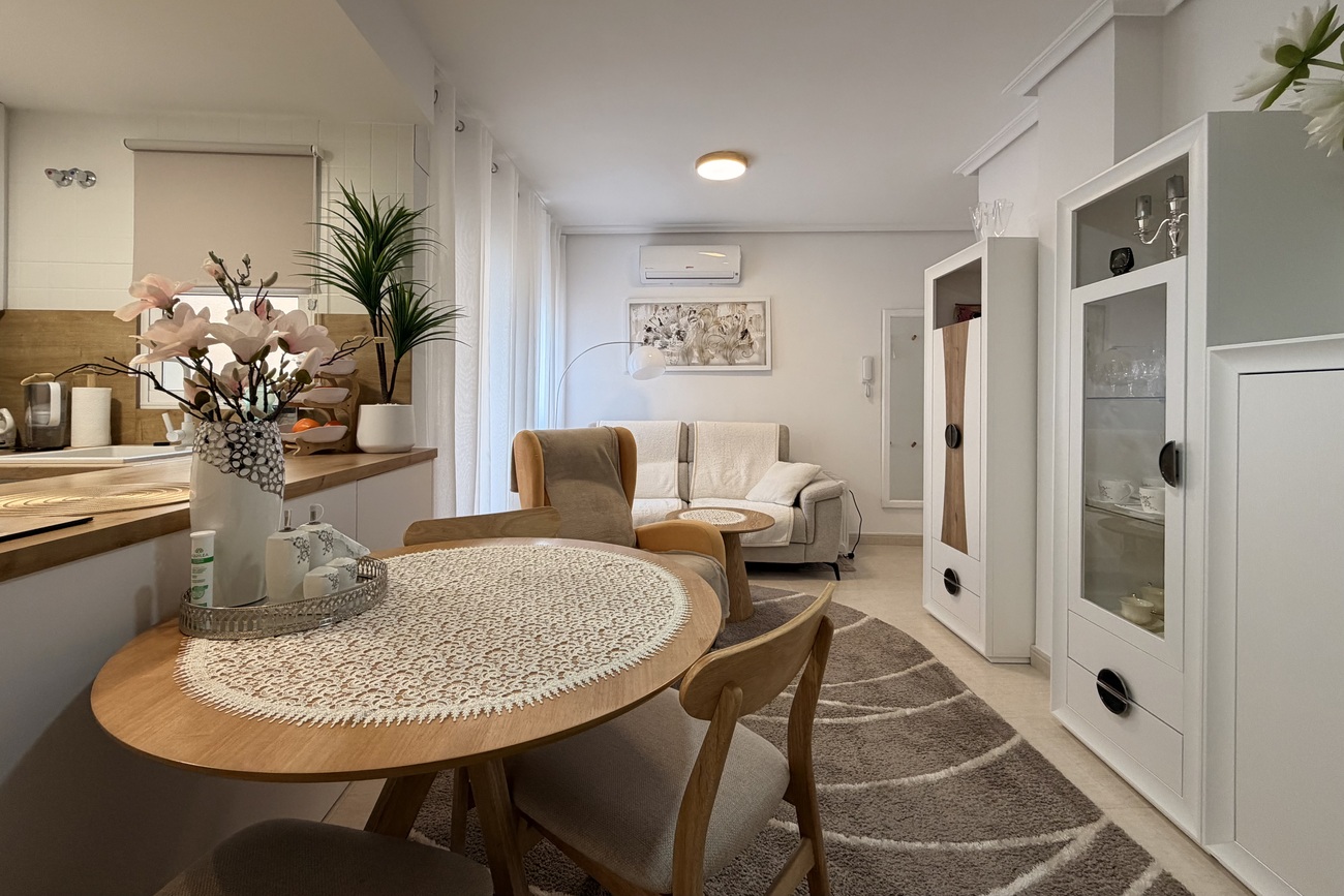 3 Bed, 2 Bath, ApartmentFor Sale, Torrevieja, Alicante